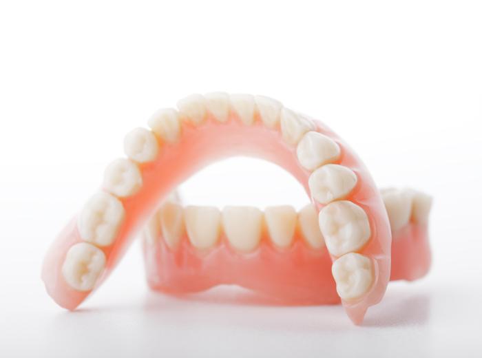 5 Things You Should Never Do with Dentures