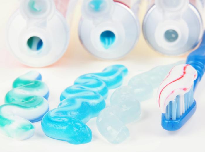 Should I Use Commercial Toothpaste? What Your Dentist in Vegas Wants You to Know